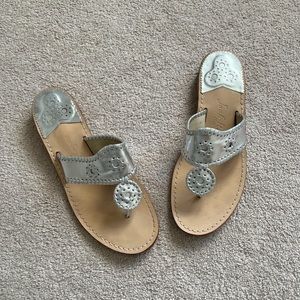 jack rogers- metallic silver sandals- size 10
good condition- worn soles